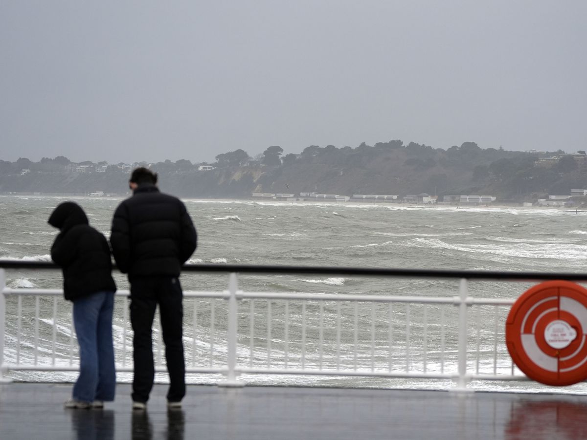 Cold temperatures set to continue with health alert in force