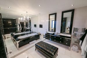 The master en-suite. Picture: Rightmove