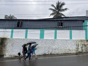 Supporting image for story: Multiple landslides leave dozens dead and missing in southern India