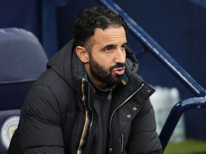 Supporting image for story: Ruben Amorim rejects Sean Dyche criticism of his Man Utd tactics