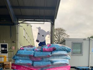 Supporting image for story: Oswestry dog charity gets a slice of the pie