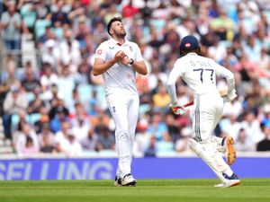 Supporting image for story: England fail to make the most of the conditions after winning toss in decider