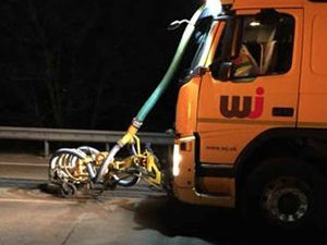 Supporting image for story: Severe M6 delays after 800 litre fuel spillages