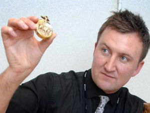 Supporting image for story: Gold jewellery stolen and then melted down