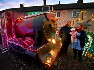 Supporting image for story: Telford family keeps dad’s memory alive with dazzling Christmas lights raising thousands for baby memorial garden