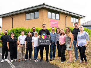 Supporting image for story: Shropshire boxing academy Brightstar wins support of Reech 