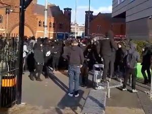 The large group of youths could be seen swarming the town centre