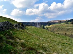 Supporting image for story: Body found in search for missing teenage girl who fell into reservoir from dam