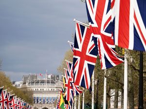 Supporting image for story: Insurer issues theft warning as people prepare to celebrate coronation