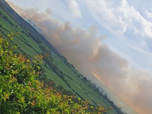 Supporting image for story: Warnings over mountain fire near Llangollen