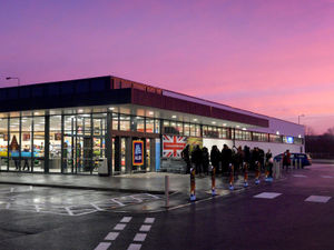 Supporting image for story: Eager shoppers brave cold to queue for opening of new Aldi