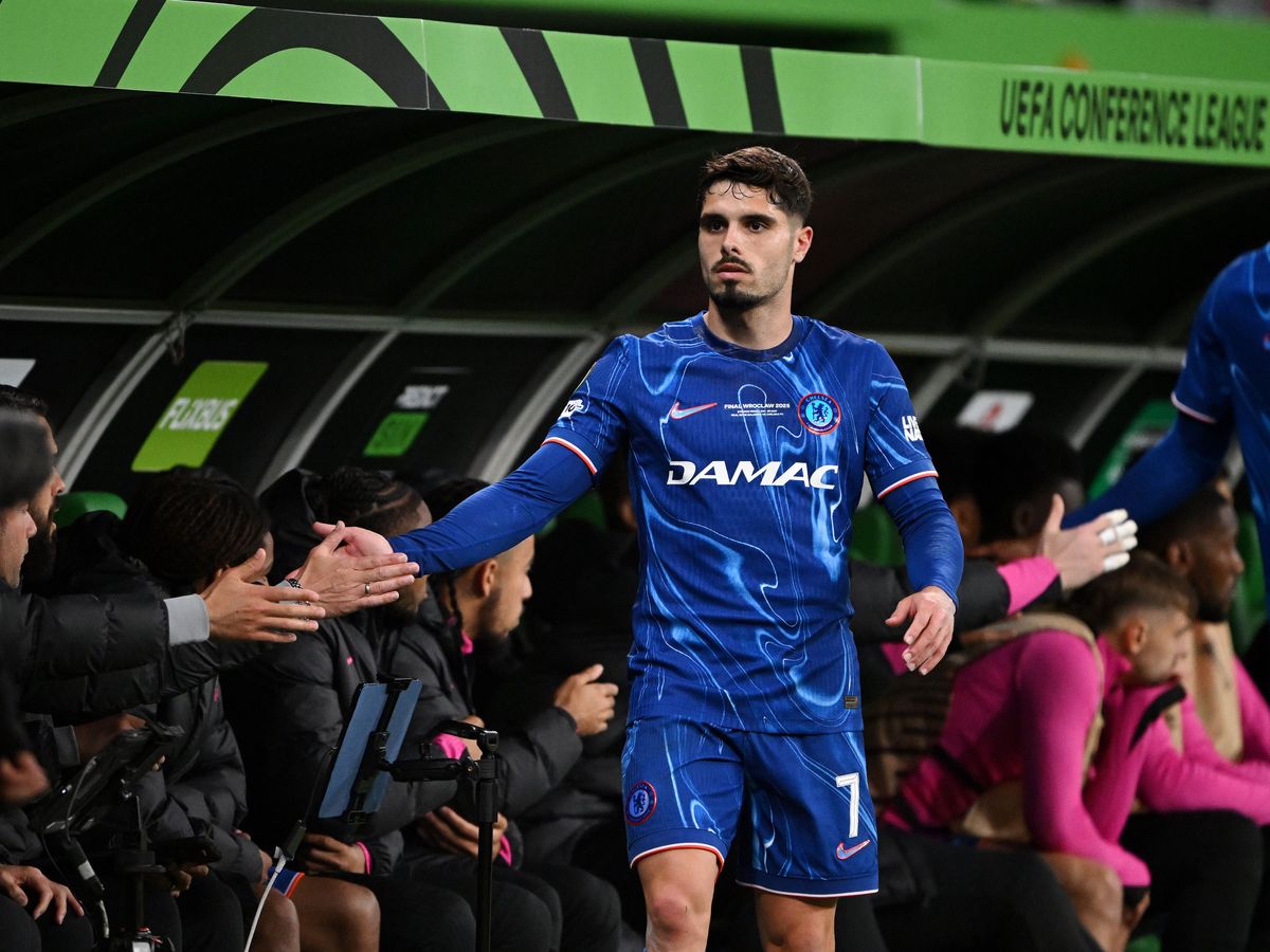 Pedro Neto could miss Chelsea quarter-final after death of Diogo Jota