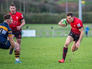 Supporting image for story: Ludlow hit back to stay in charge of promotion race