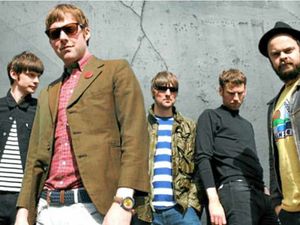 Supporting image for story: Kaiser Chiefs: "We're like a little football club – we have a huddle"