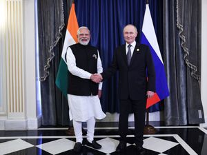 Supporting image for story: Russia’s Putin and Indian PM Modi have side meeting at Chinese summit