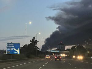 Supporting image for story: Stay indoors warning lifted as firefighters tackle industrial site blaze