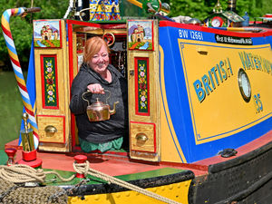 Supporting image for story: "It's disgusting" – Narrowboat owners hit by second hike in licence fees this year