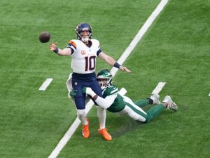 Supporting image for story: Winless New York Jets lose again as Denver Broncos edge to victory in London