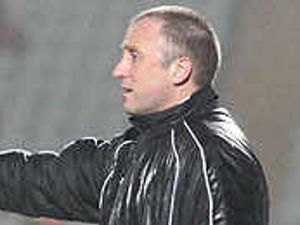 Supporting image for story: Yates urge for Harriers firing squad