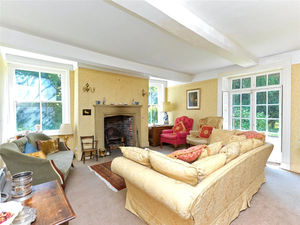 One of two large reception rooms. Photo: Savills/Zoopla