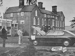 Supporting image for story: Crossroads Motel checks out for last time as the bulldozers move in