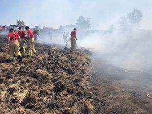 Supporting image for story: Shropshire firefighters tell of moorland blaze challenges 