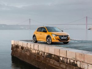 Supporting image for story: First Drive: The new Peugeot 208 proves there’s substance behind its obvious style