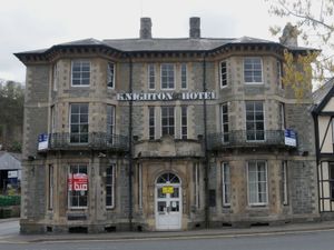 Supporting image for story: The Knighton Hotel up for sale