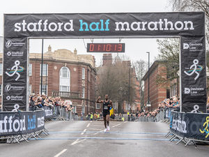 Stafford Half Marathon 2025 (photos by Ian Knight / Z70 Photography)