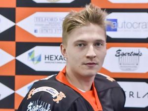 Supporting image for story: Nick Oliver re-signs for Telford Tigers