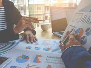 Supporting image for story: 12 intriguing statistics social media users would love to know about their lives