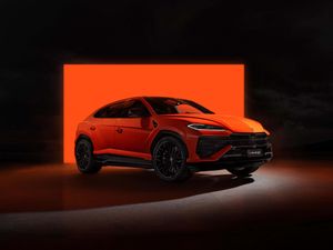 Supporting image for story: Lamborghini unveils updated Urus with plug-in power
