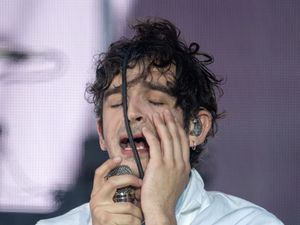 Supporting image for story: The 1975’s Matt Healy pays tribute to Lewis Capaldi at Reading Festival