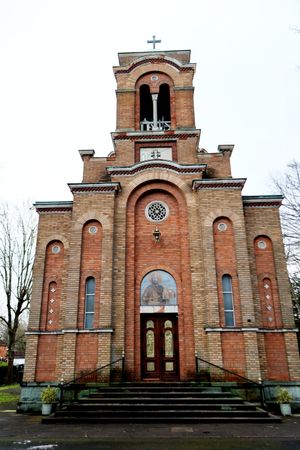 Stunning images show Serbian Orthodox Christians gathering to celebrate the birth of Jesus Christ at the Serbian Orthodox Church of the Holy Prince Lazar, in Bournville, Birmingham. January 7, 2026. 
