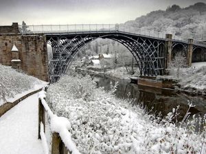 Supporting image for story: Volunteers wanted to help keep Telford communities safe in snow
