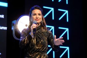 Supporting image for story: Shropshire theatre star appears alongside F1 legend at global scaling summit