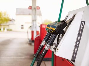 Supporting image for story: Petrol retailer group accuses ministers of inciting abuse towards workers