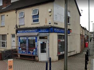 Supporting image for story: Knives, baseball bat and machete found at Wolverhampton shop