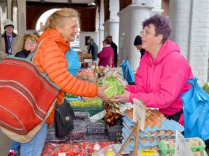 Supporting image for story: 'A disappointing confusing mess': Bridgnorth market shoppers on Brexit