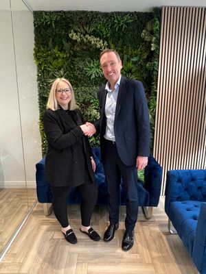 Kitty Woodley and Lee Carratt, franchise partnerships director at LSL Estate Agency Franchising