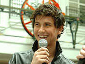 Supporting image for story: Heart-throb chats to town shoppers