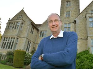 Supporting image for story: Jonathan Agnew, Theatre Severn, Shrewsbury - review