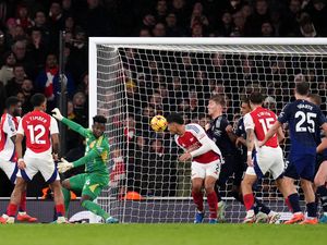 Supporting image for story: Corners do the damage as Arsenal condemn Ruben Amorim to first Man Utd defeat
