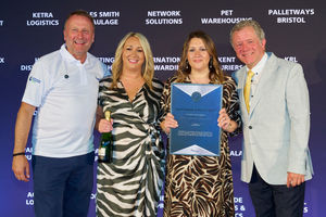 Rob Gittins with Leigh-ann Hall-Galley and Anastasia Pitt from Active Carriers, and
event host Jon Culshaw