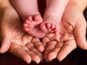 Supporting image for story: C-section births not linked to obesity in children, scientists say