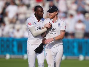Supporting image for story: Ben Stokes cheers Jofra Archer’s ‘amazing effort’ as England edge out India