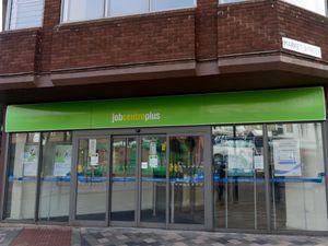 Supporting image for story: Unemployment claims rise as coronavirus lockdown rocks economy 