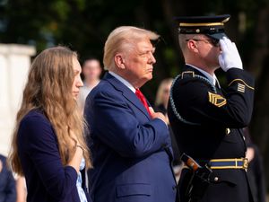 Supporting image for story: Gold Star families defend Trump visit to Arlington Cemetery