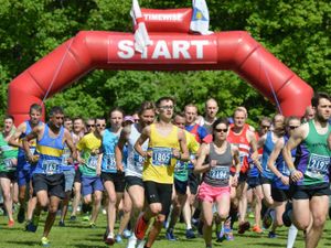 Supporting image for story: Thousands make Market Drayton 10k a real runner - with pictures and video