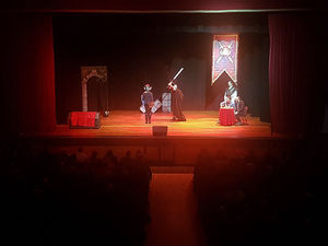 The knight's sword about to fall on an unlucky dungeoneer - or is it? Pictures by: Wayne Beese